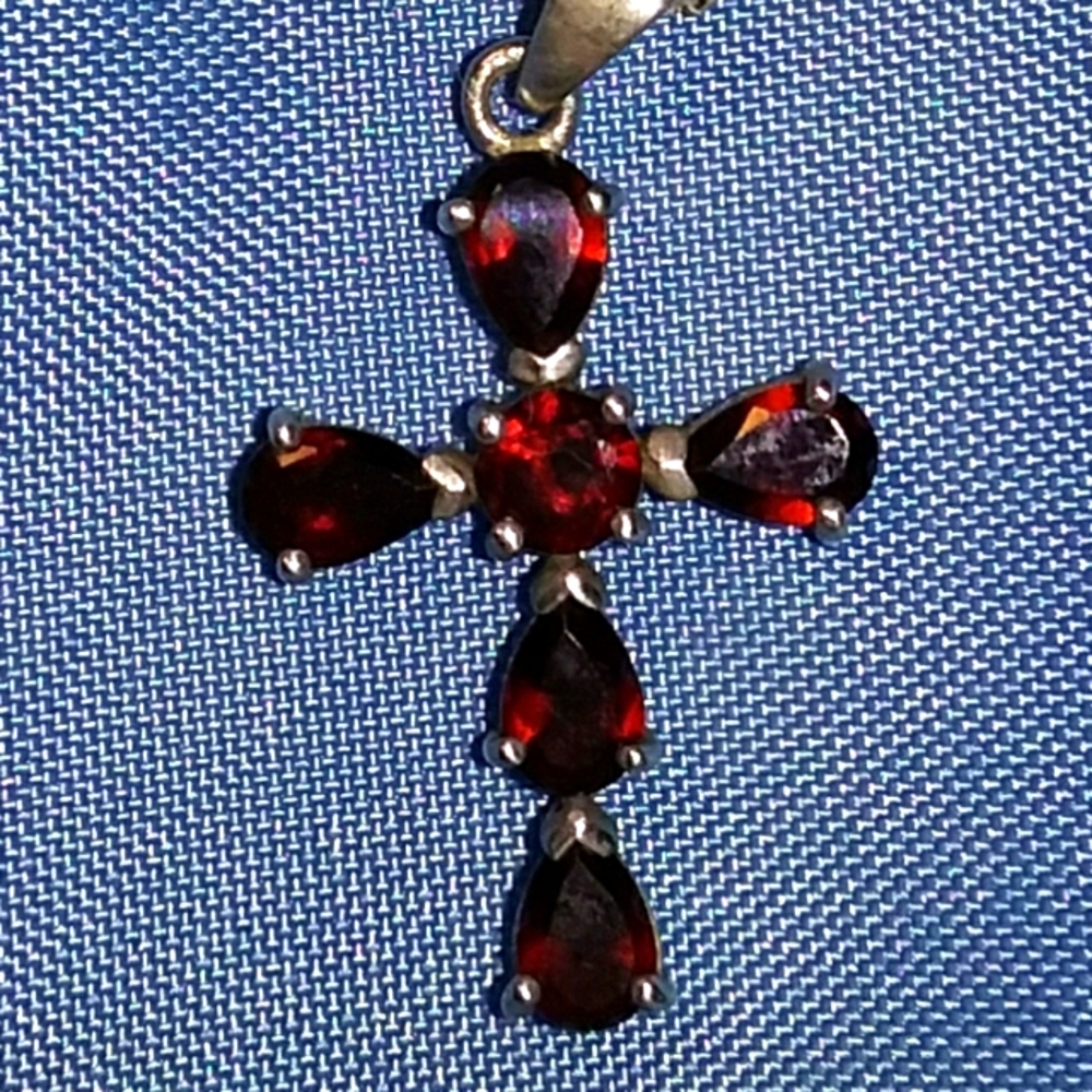 STUNNING STUNNING Genuine  Garnets Stamped.925 Cross Of Faith Necklace Box Chain